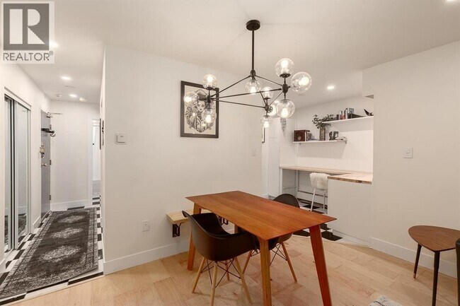 Photo du bâtiment - 1611-1611 E 3rd Ave