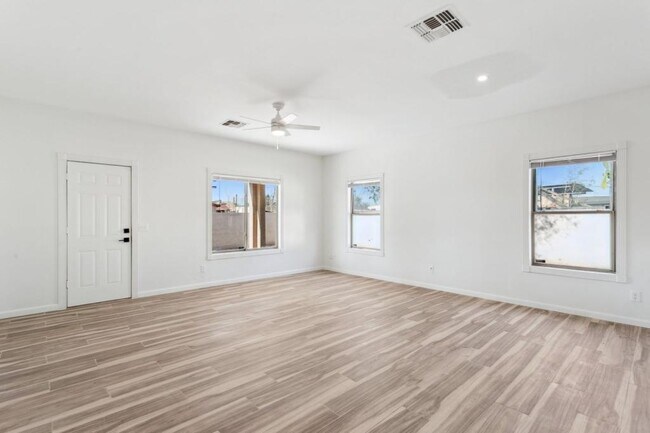 Foto del edificio - 132 W Southgate Ave