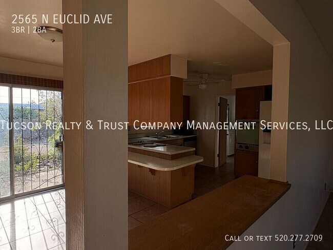 Building Photo - 2565 N Euclid Ave