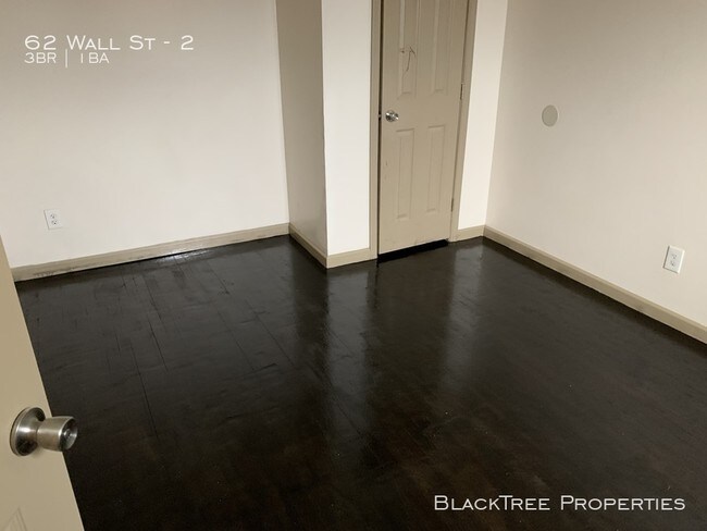 Building Photo - 62 Wall St