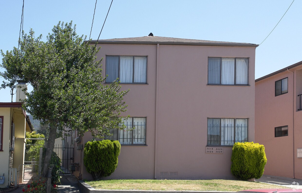 Foto del edificio - 3618-3624 Quigley St