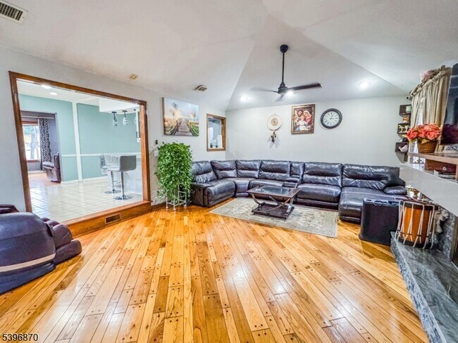 Foto del edificio - 617 Sycamore St