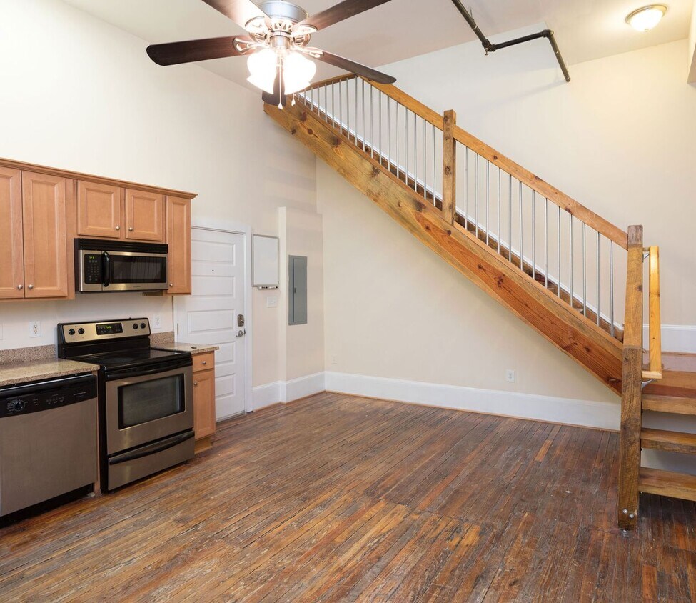 Building Photo - Artisan Alley Loft Apt. 3