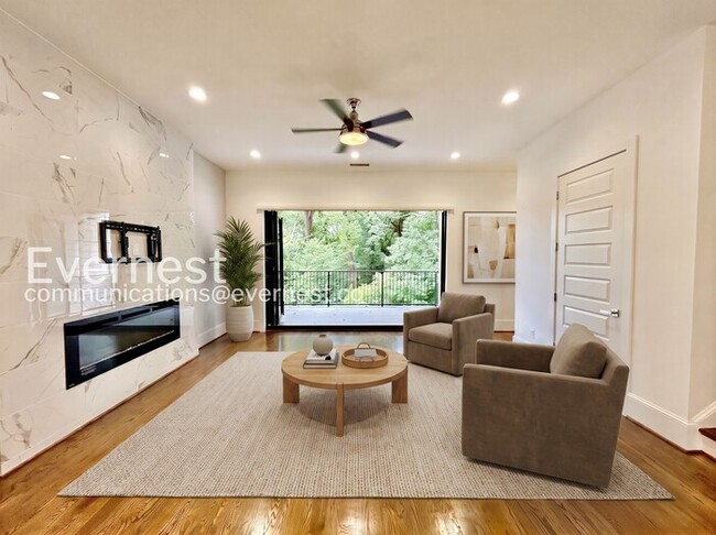 Photo - 5-Bed/4-Bath/Voucher Accepted/Available Now! Townhome