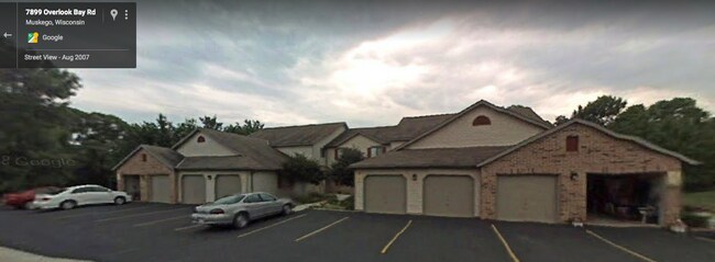 Foto del edificio - W190S7899 Overlook Bay Rd