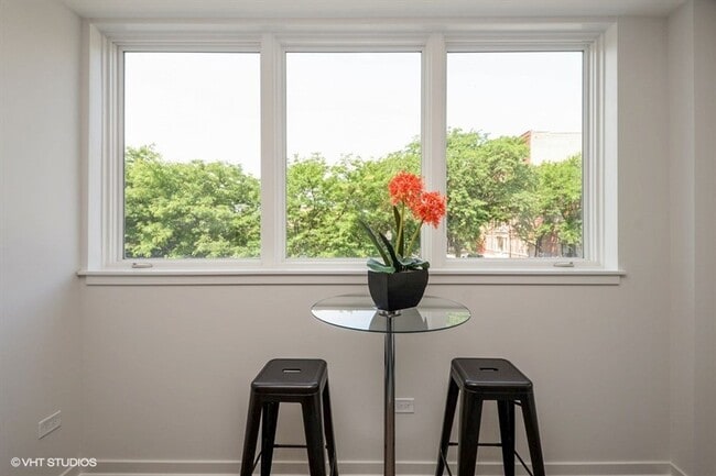 Interior Photo - 1325 N Wells Apartments