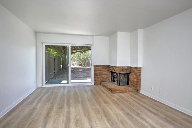 Building Photo - 7395 Freeman Pl