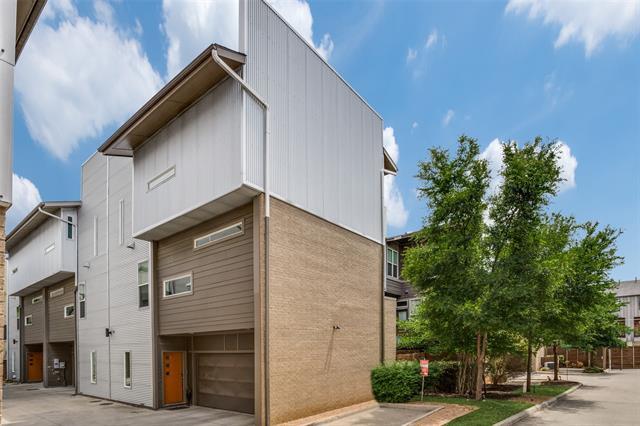 Building Photo - 2452 Thatcher Dr