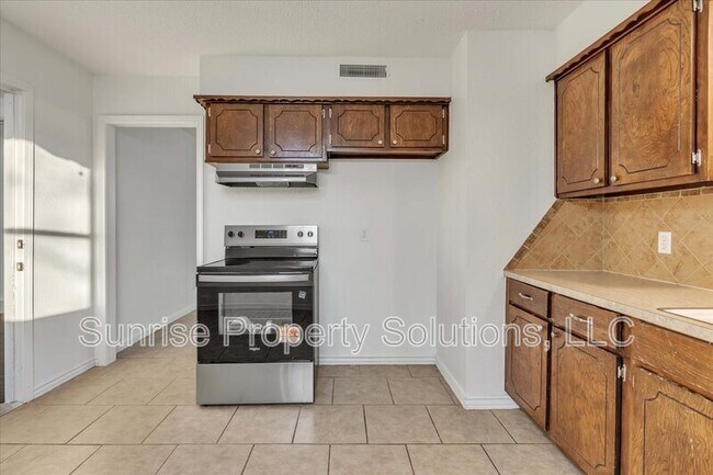 Foto del edificio - 1201 Mcdonald Dr