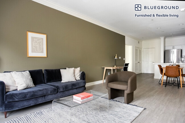Building Photo - 7225 Crescent Prk W