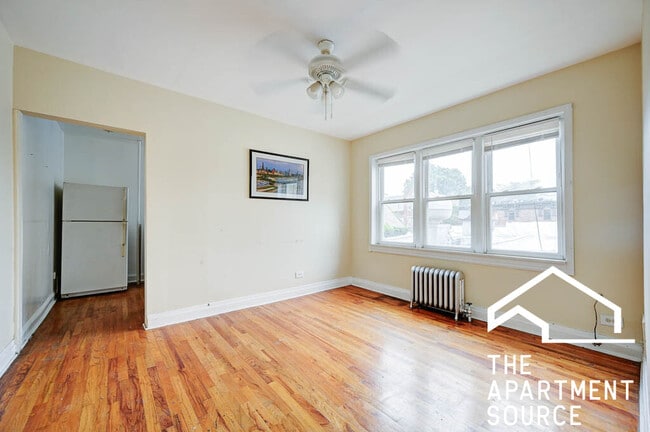 Building Photo - 4409 N Kenneth Ave