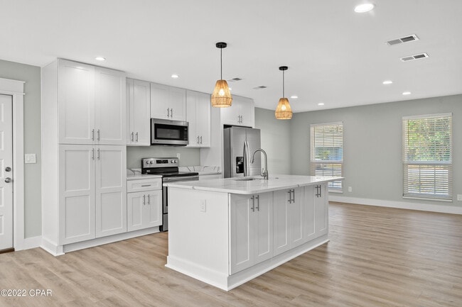 Building Photo - 409 W Sonata Cir