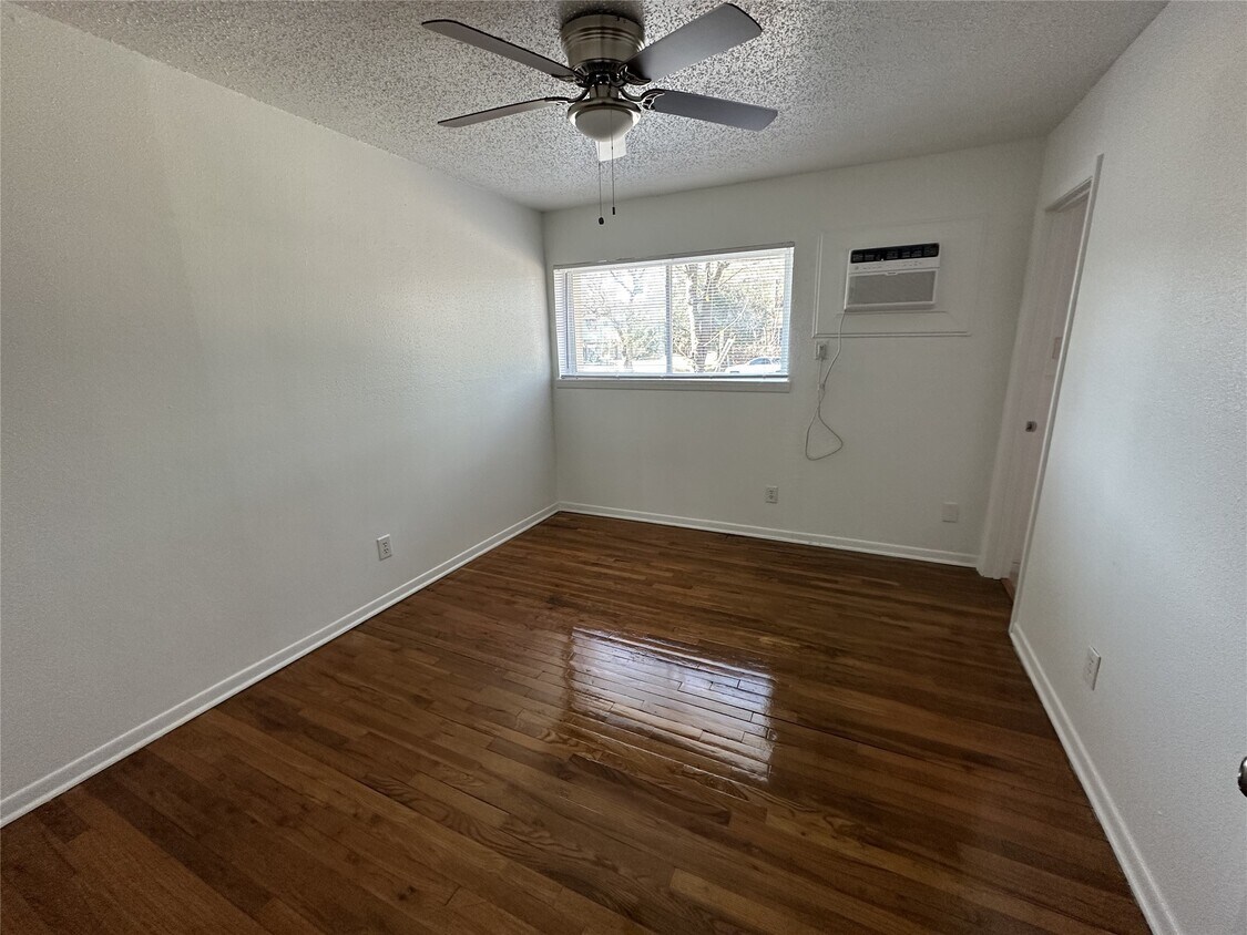 Foto del edificio - 4921 Crawford St