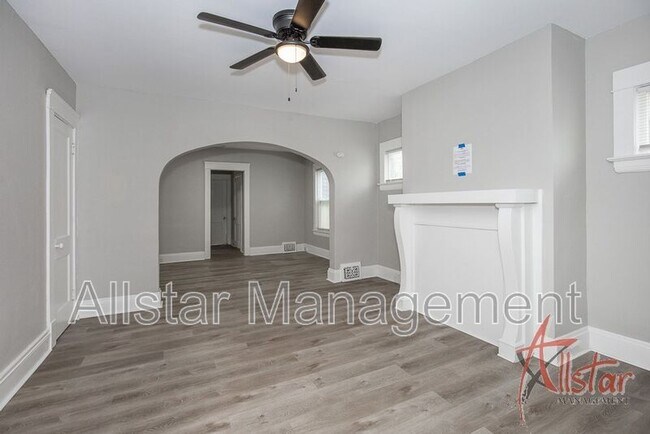 Building Photo - 13815 Idarose Ave
