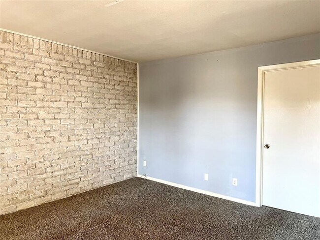 Building Photo - 8935 Gaylord Dr