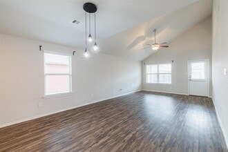 Building Photo - 6102 Lilly Belle St