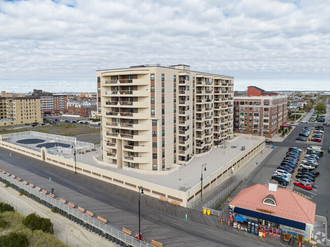 Building Photo - Sea Pointe Towers