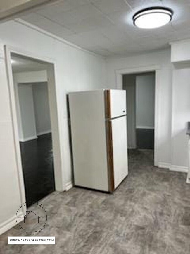 Building Photo - Cozy Charm on Harrison: Affordable 3 BR, 1...
