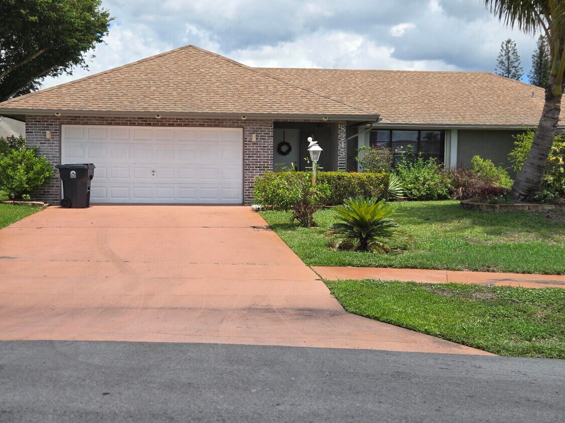 Primary Photo - 8245 Whitewood Cove E