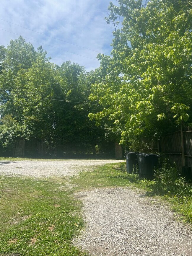 Foto del edificio - One Bedroom Home in East Ridge; WATER & SEWER INCLUDED!