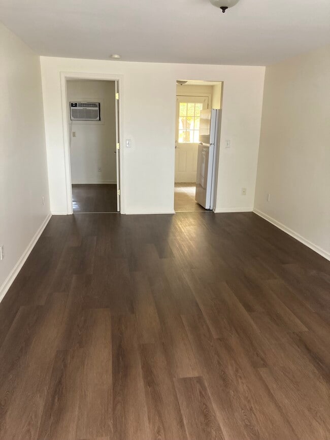 Building Photo - Emmri Estates
