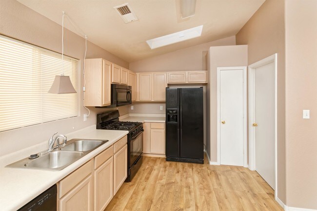 Building Photo - 601 Morning Meadows Dr