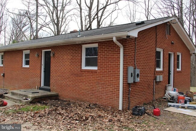 Building Photo - 10616 Moores Ln