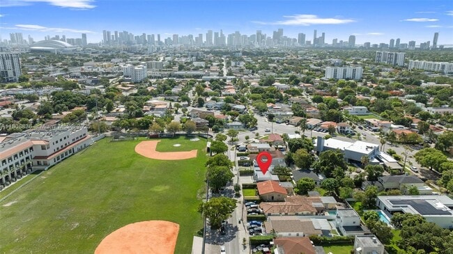 Foto del edificio - 2440 SW 3rd St