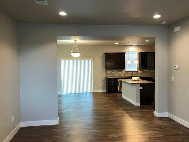 Foto del edificio - 2202 Mackinac St