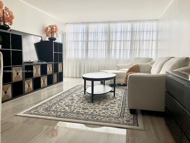 Foto del edificio - 1301 NE Miami Gardens Dr
