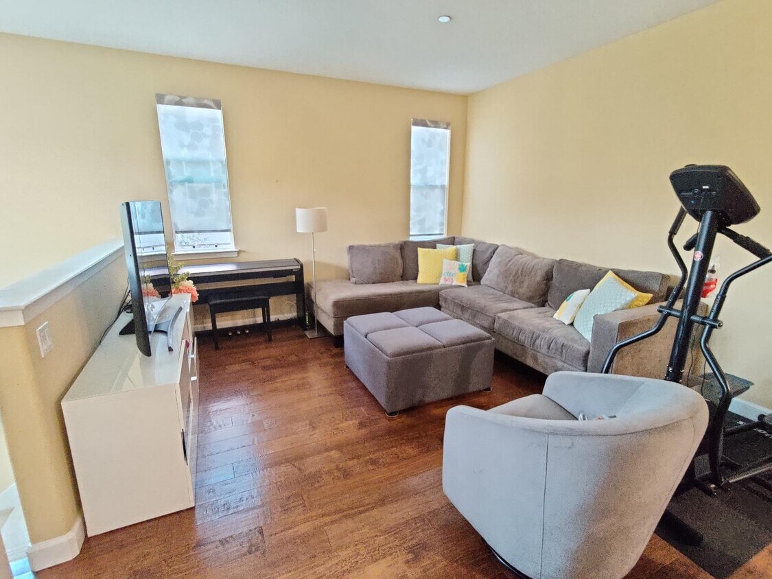 Foto principal - 934 Highland Terrace
