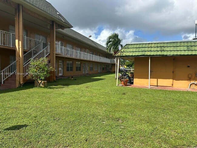 Foto del edificio - 271 NW 177th St