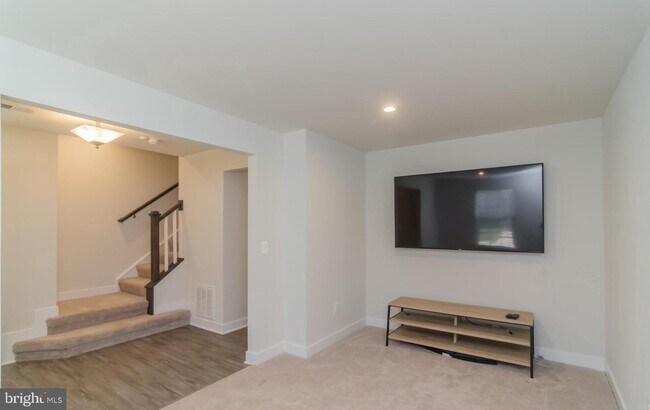 Building Photo - 11329 Willow Green Cir
