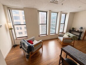 Building Photo - 72 Kneeland St