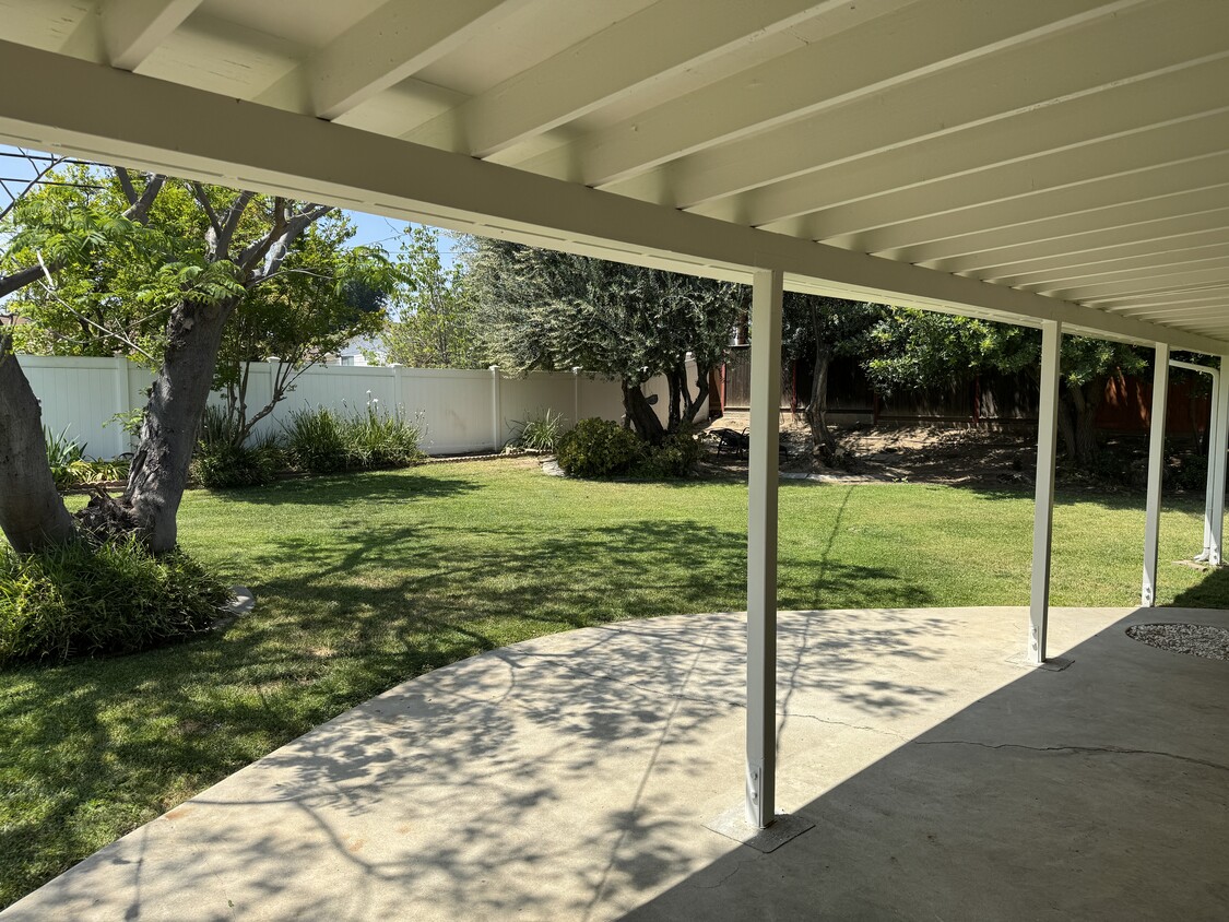 Primary Photo - 10131 Oso Ave