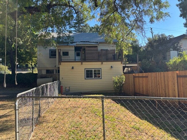Building Photo - 2892 Coloma St