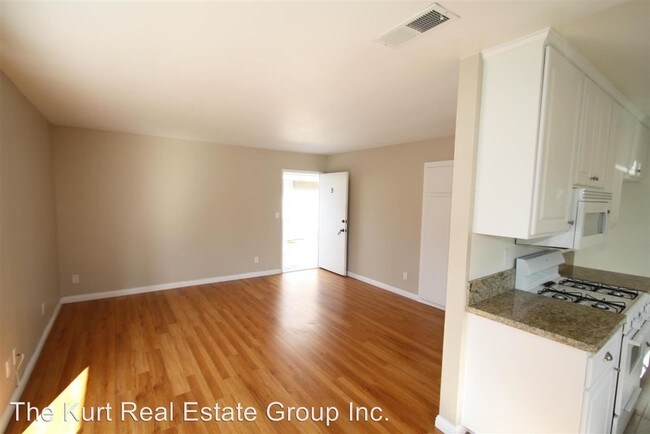 Foto del edificio - 813 Jennifer Ln