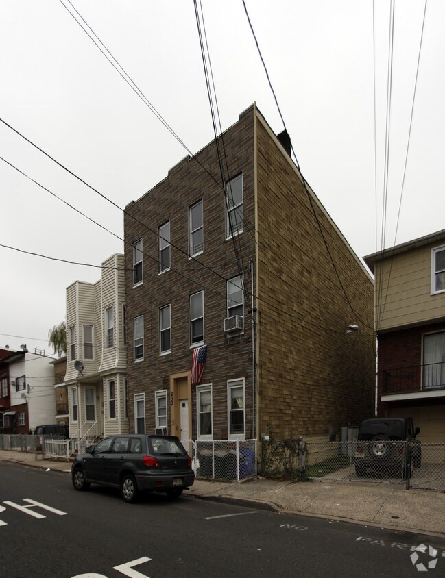 Building Photo - 232 Webster Ave