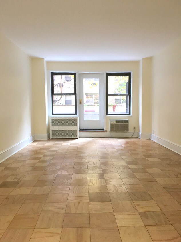 Primary Photo - 236 E 36th St
