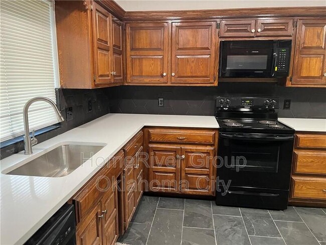 Building Photo - 12725 Silver Ln