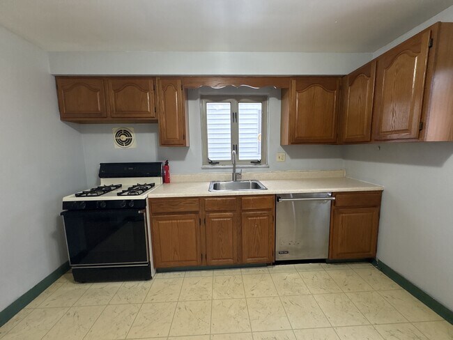 Building Photo - 508 Wyncotte St