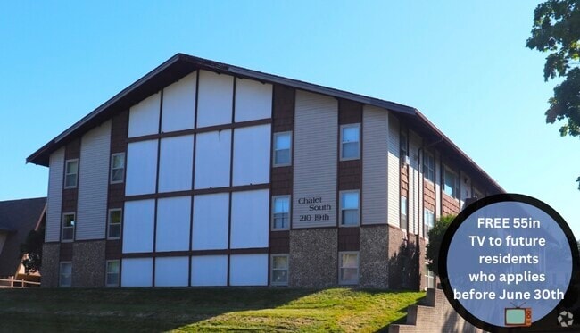 West side of the building - Chalet South
