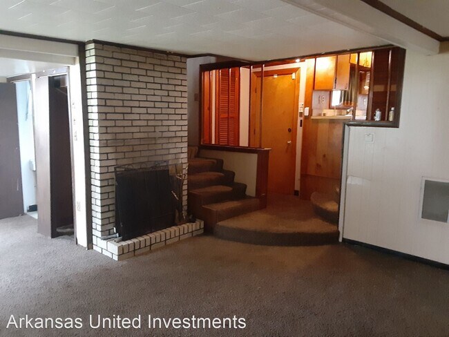 Building Photo - 4 br, 3 bath House - 4605 School St.