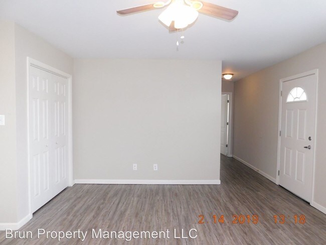 Building Photo - 3 br, 2 bath Apartment - 108 Howard St.