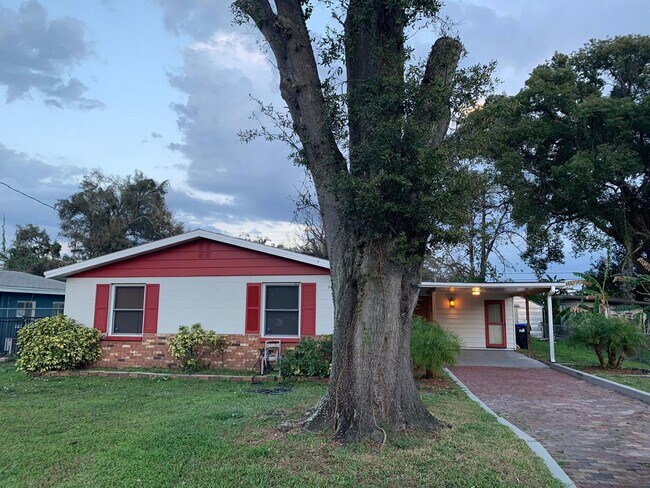 Building Photo - Available NOW ! - Single Family House in Orlando