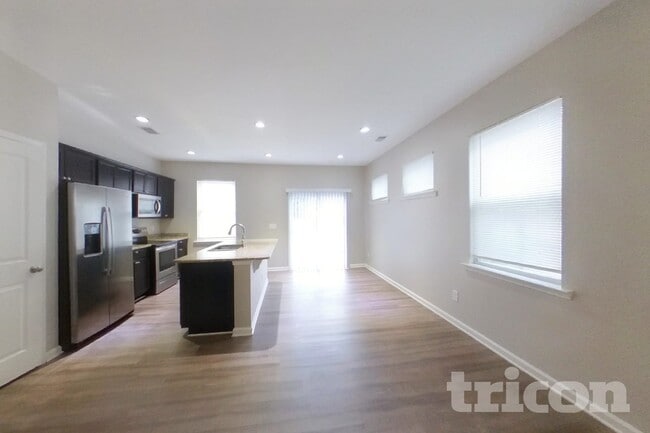 Foto del edificio - 323 Springwalk Ln