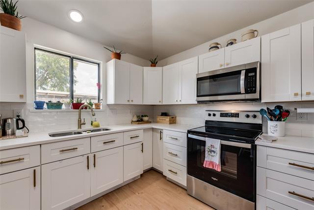 Building Photo - 2309 Ember Lee Dr