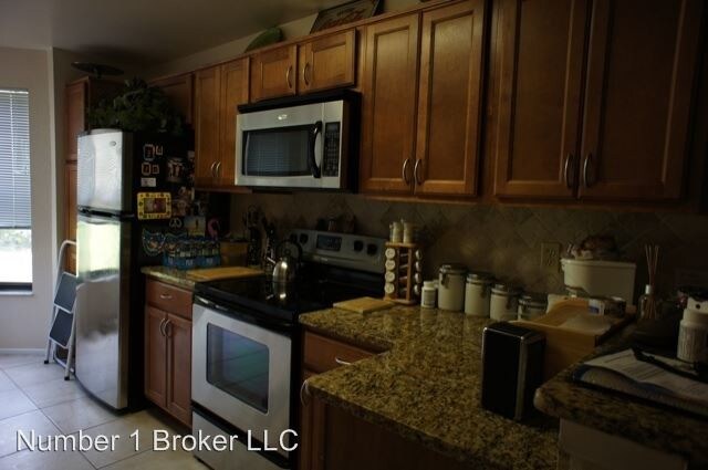 Building Photo - 7400 Sugar Bend Dr