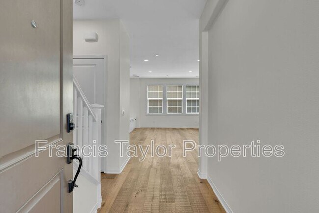 Building Photo - 3615 Glen Ave