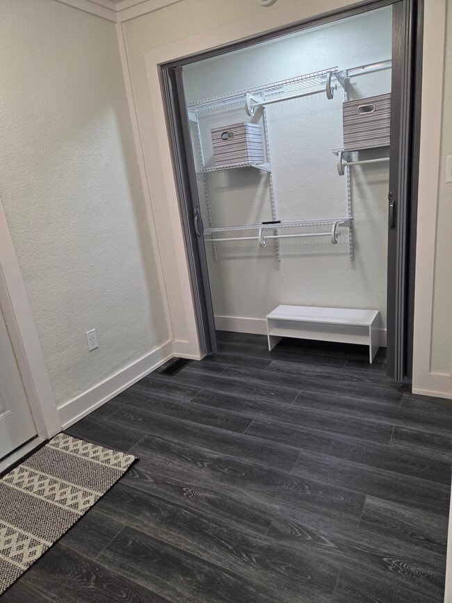 Building Photo - 8546 Kessler St